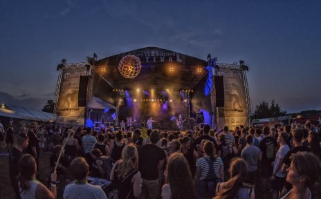 Die Bühne auf dem Hütte Rockt Festival 2016